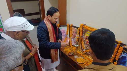 fa25a81d-5cb0-438a-a61f-4bd020edb75f-Copy